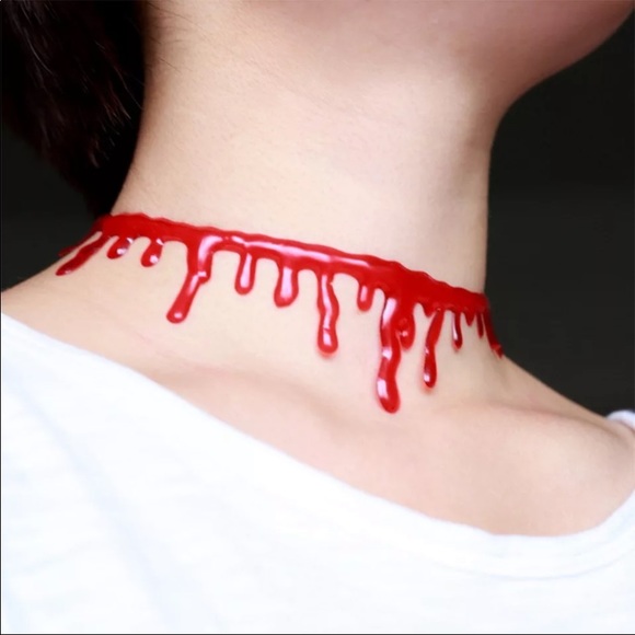 Vampire necklaceππ - Picture 2 of 3
